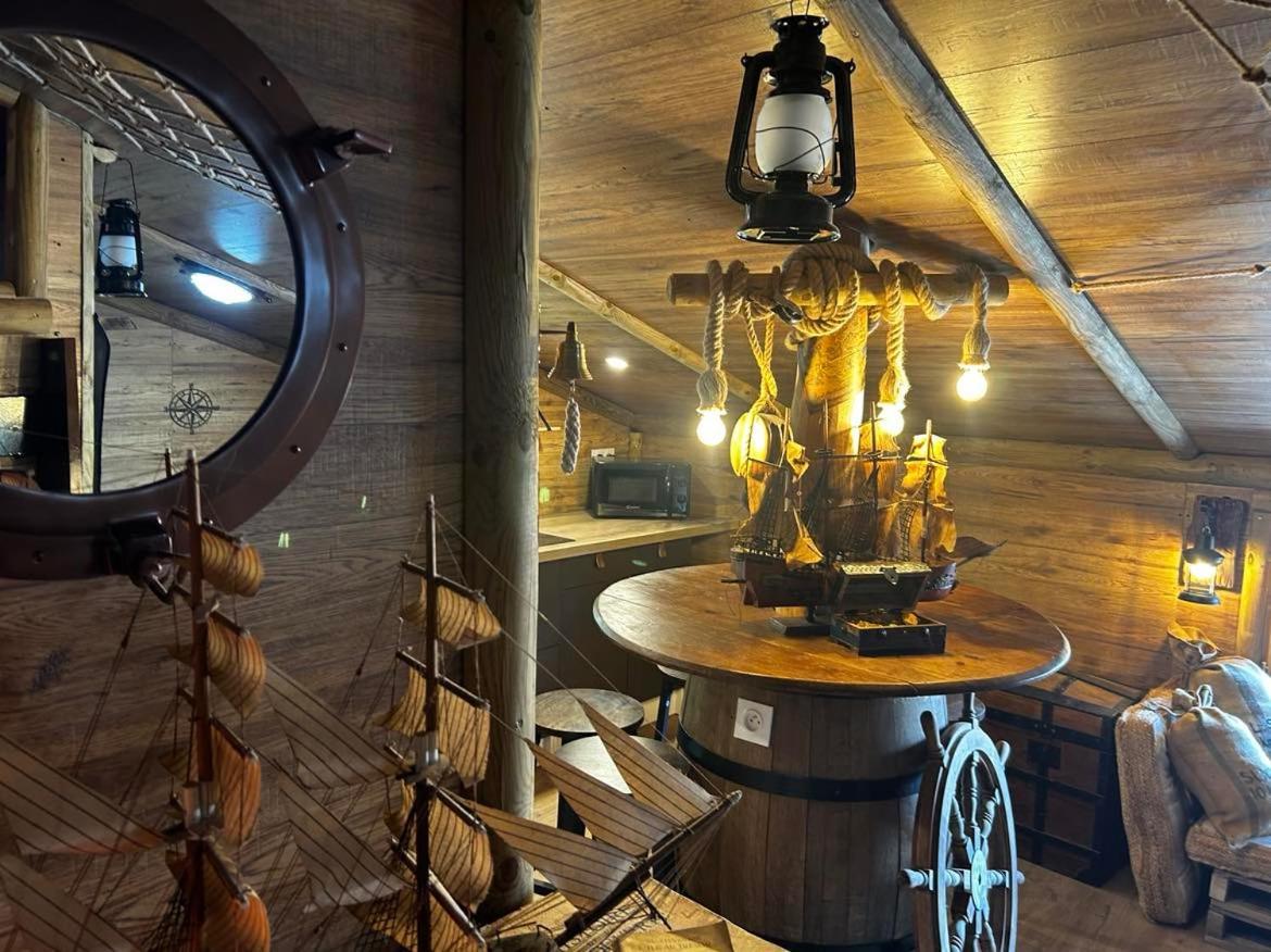 Les Chambres De Paulette Chambres A Theme Jack Sparrow Sainte-Marie-la-Mer Luaran gambar